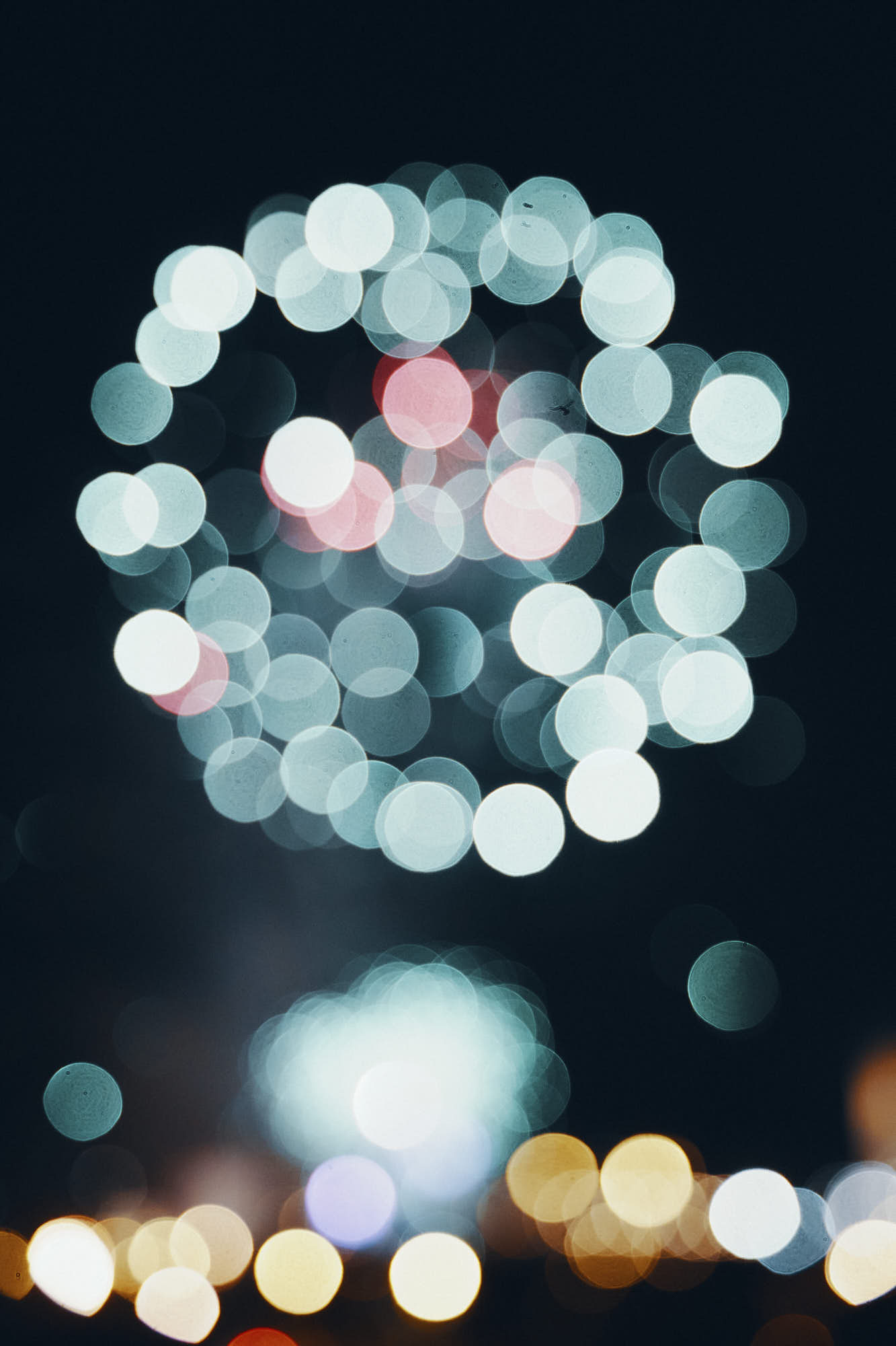 Ambiente. Fuegos artificiales, Pilares 2023. Zaragoza. Foto tomada por Amaury Cabrera.