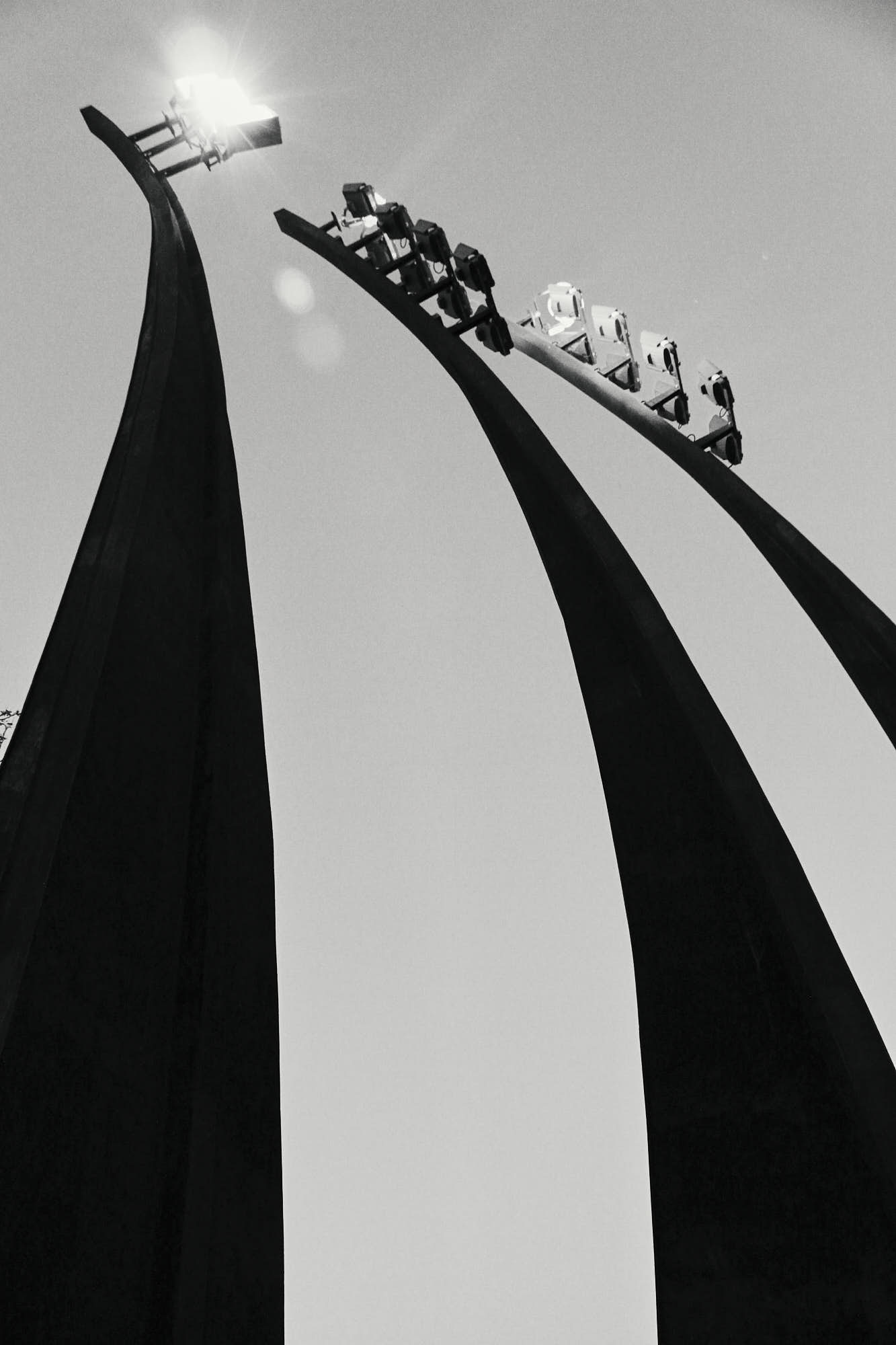 Streetphoto. Lámparas del Pilar, Zaragoza. Foto por Amaury Cabrera.