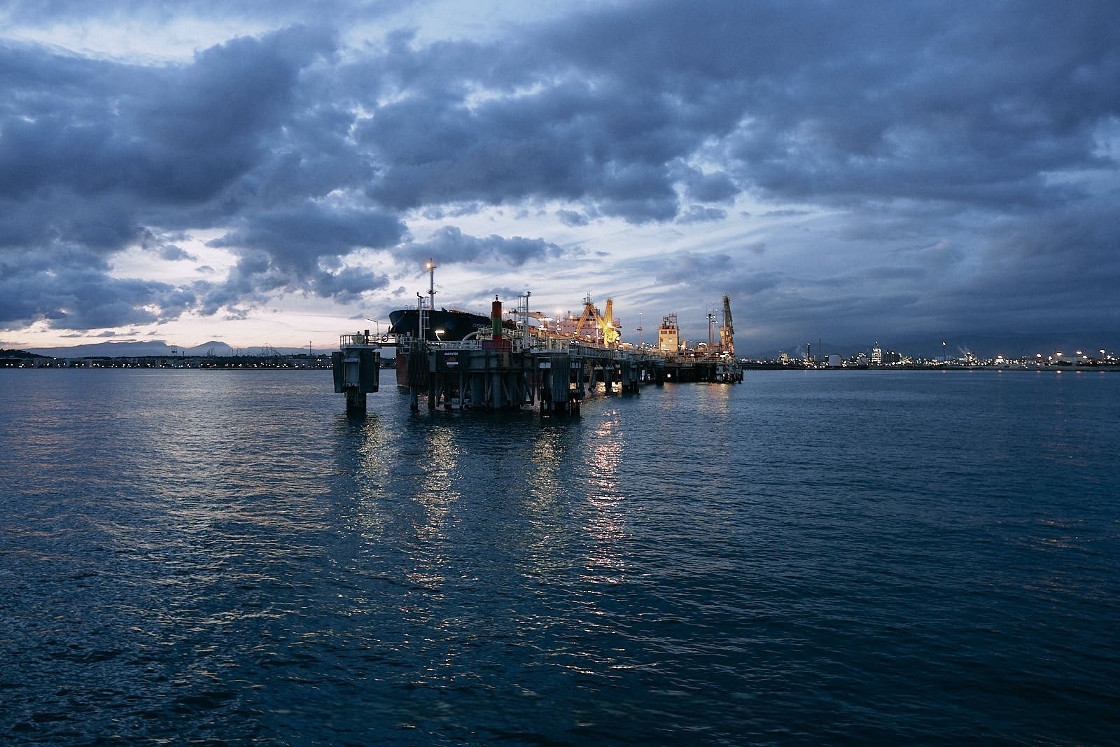 Foto de Gasolinera de Mar, by Amaury Cabrera. Todos los Derechos Reservados.